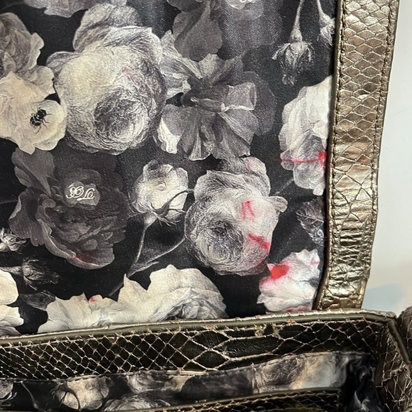 Ted Baker Limited Ed Metallic Cross Body Bag EUC - Picture 8 of 16